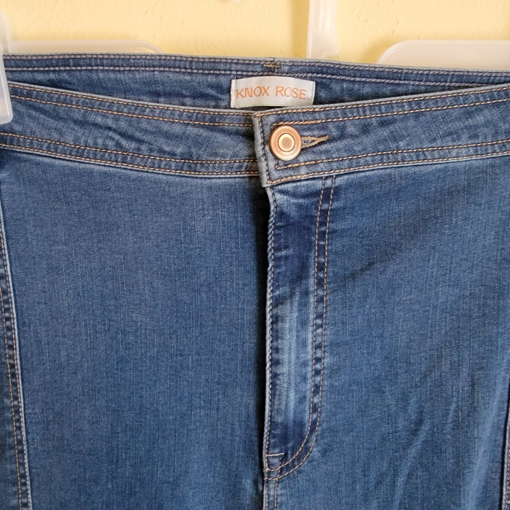 Knox Rose | The Anywhere Flare Pant | Plus Size High-rise - Picture 5 of 16